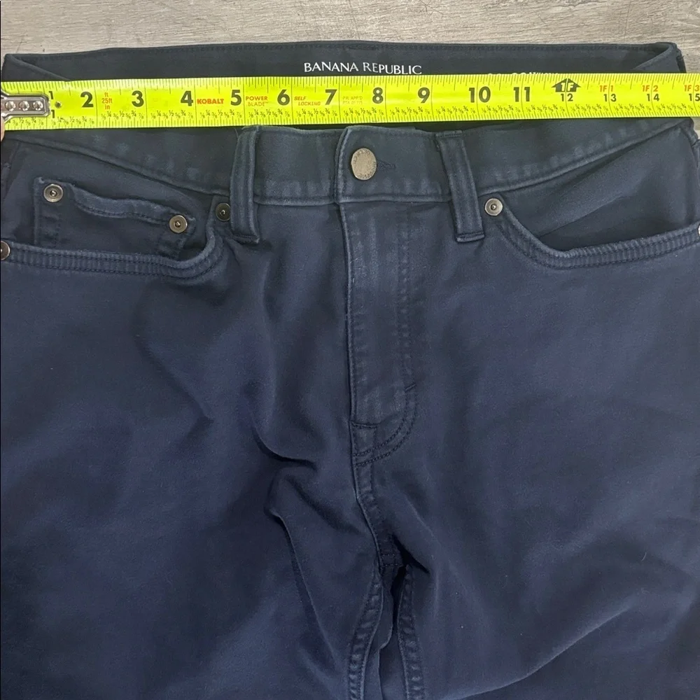 BANANA REPUBLIC Men's 30x32 Blue Athletic Tapered Fit Traveler Jeans